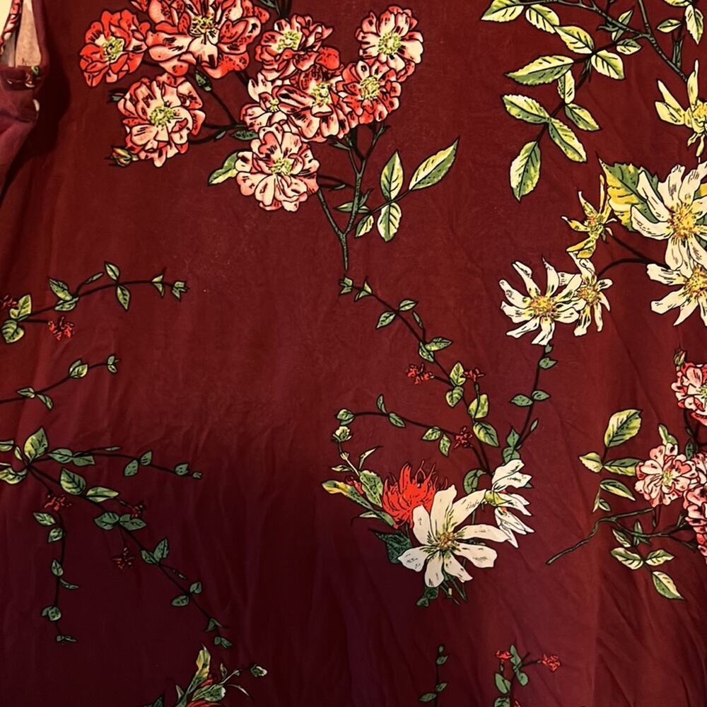 Feiersi Burgundy Soft Floral Lace Up V Neck Tank - Picture 5 of 11